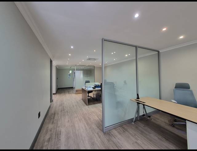 175M² OFFICE TO LET IN DUNKELD WEST